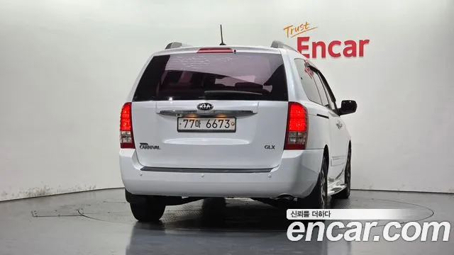 Kia Carnival 2014 thumb 4