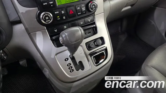 Kia Carnival 2014 thumb 9