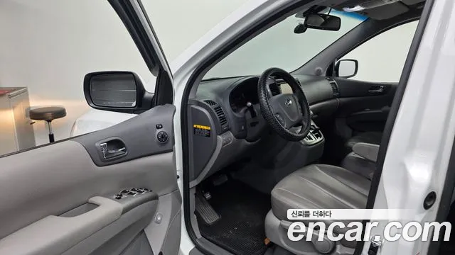 Kia Carnival 2014 thumb 10