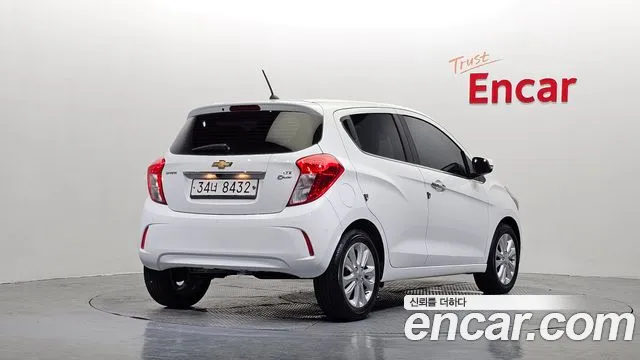Chevrolet Spark 2017 thumb 2