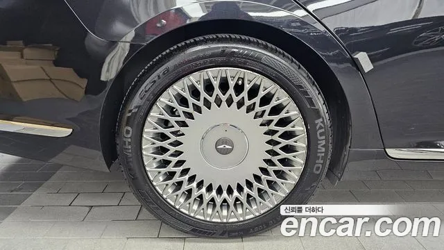 Genesis G90 2019 thumb 5