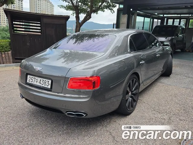 Bentley Flying Spur 2018 thumb 5
