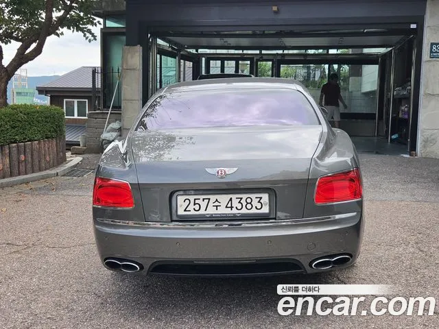 Bentley Flying Spur 2018 thumb 6