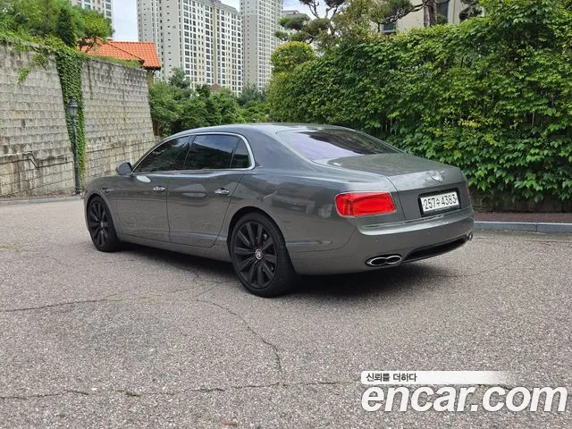 Bentley Flying Spur 2018 thumb 8