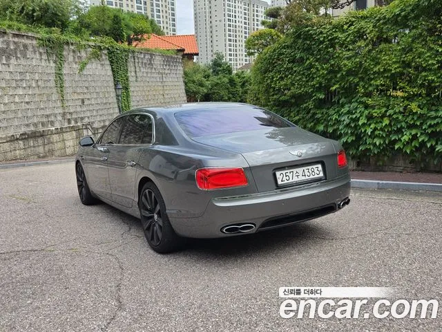 Bentley Flying Spur 2018 thumb 9