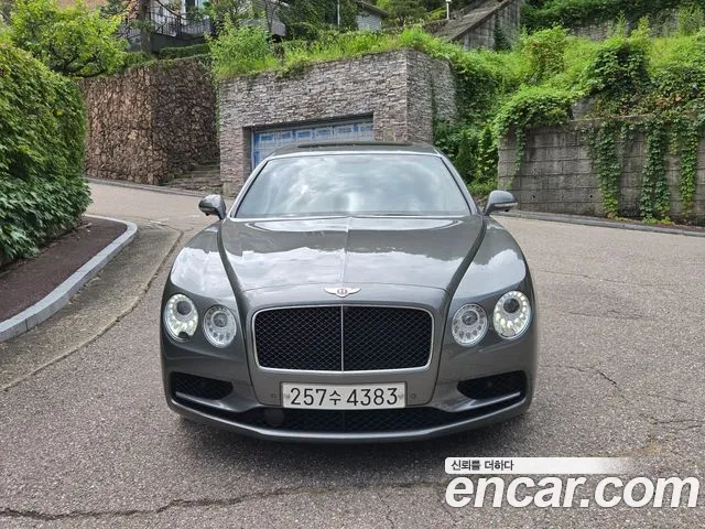 Bentley Flying Spur 2018 thumb 12