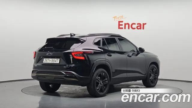 Chevrolet Tracker 2023 thumb 2
