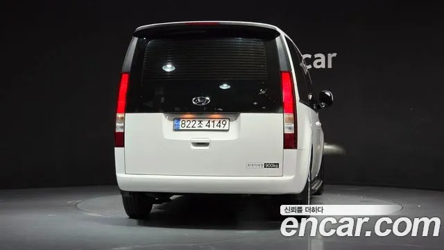 Hyundai Staria 2024 thumb 4