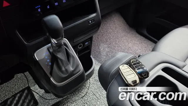 Hyundai Staria 2024 thumb 9