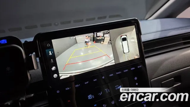 Hyundai Staria 2024 thumb 12