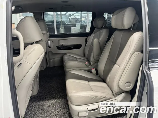 Kia Carnival 2019 thumb 8