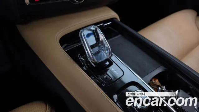 Volvo XC90 2021 thumb 9