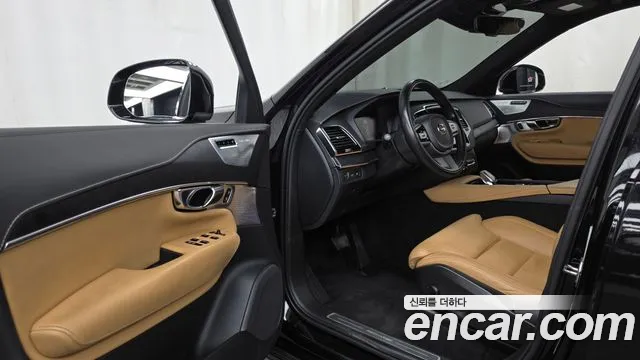 Volvo XC90 2021 thumb 10