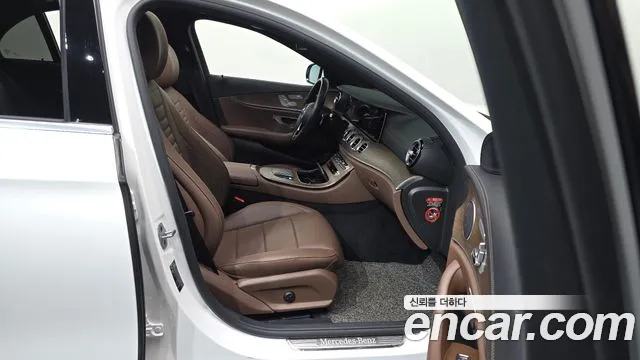 Mercedes-Benz E-Класс 2021 thumb 10