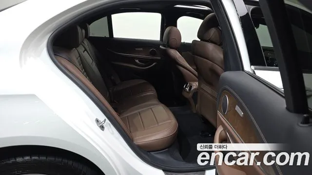 Mercedes-Benz E-Класс 2021 thumb 11