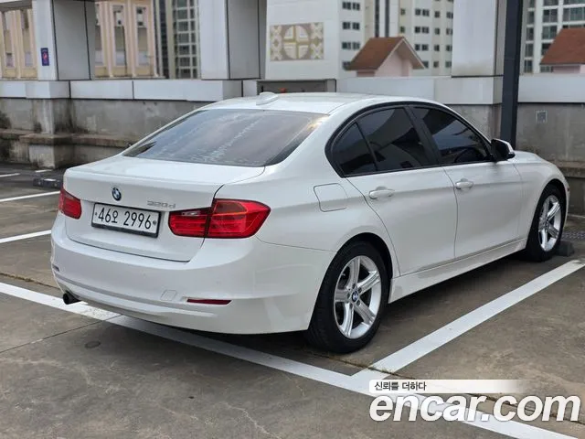 BMW 3 серии 2015 thumb 4