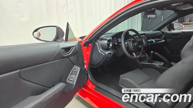 Toyota GT86 2024 thumb 10