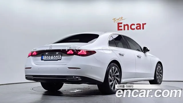 Mercedes-Benz E-Класс 2025 thumb 2
