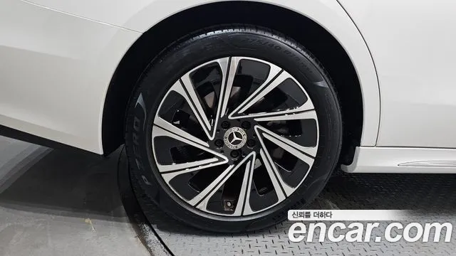 Mercedes-Benz E-Класс 2025 thumb 5