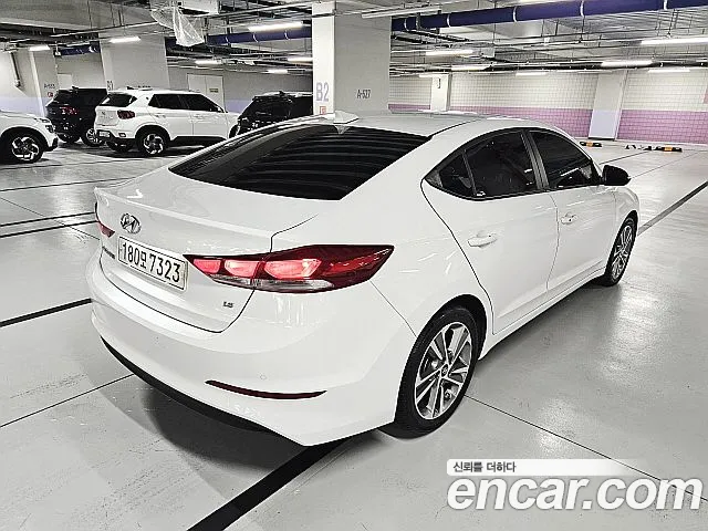 Hyundai Avante 2017 thumb 8