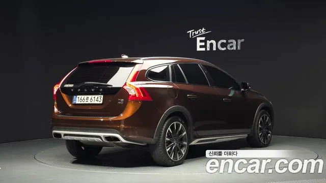 Volvo V60 2015 thumb 2