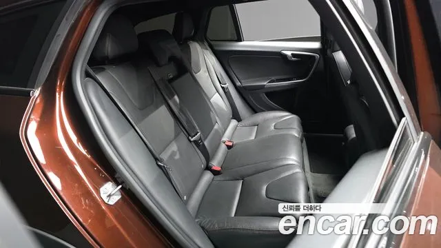 Volvo V60 2015 thumb 12