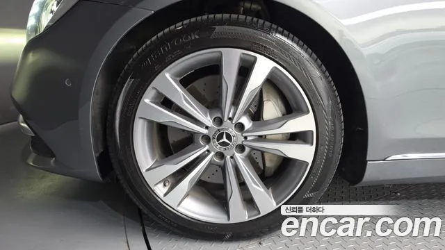 Mercedes-Benz S-Класс 2018 thumb 5