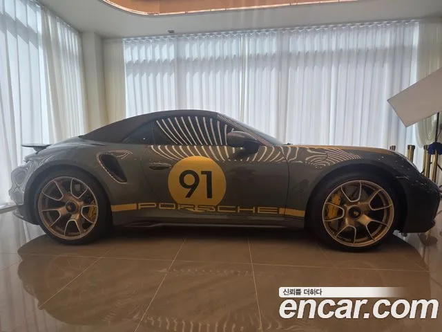 Porsche 911 2023 thumb 6