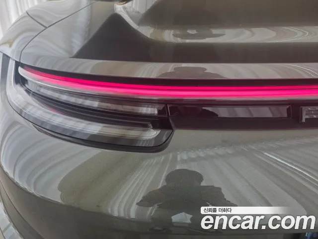 Porsche 911 2023 thumb 8