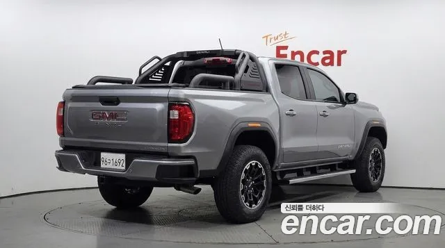 GMC Canyon 2026 thumb 2