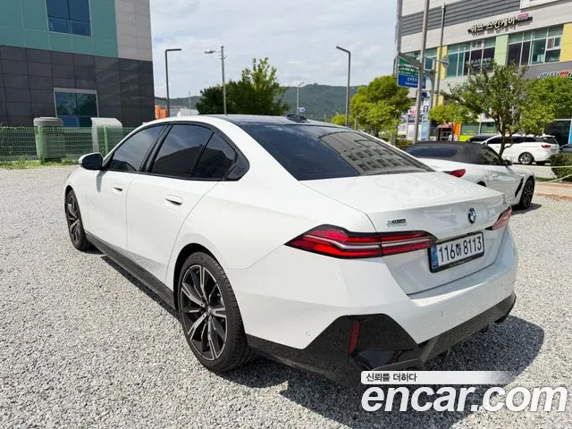 BMW 5 серии 2026 thumb 3