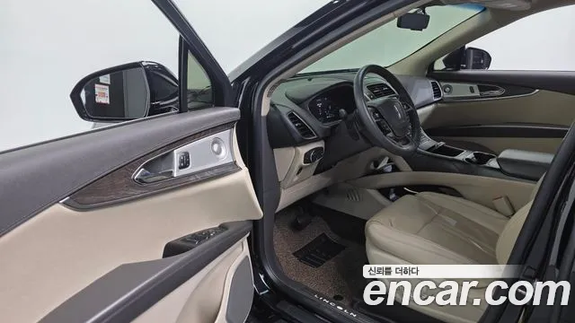 Lincoln Nautilus 2020 thumb 12