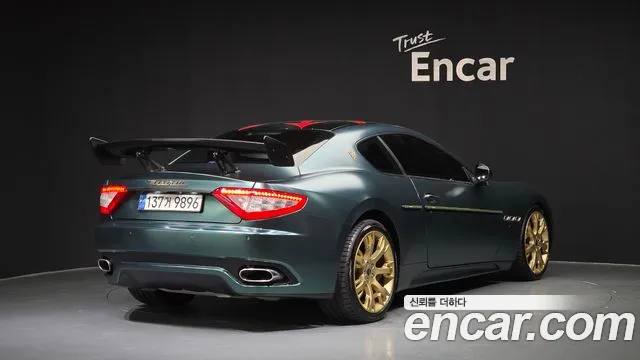 Maserati GranTurismo 2009 thumb 2