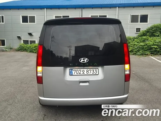 Hyundai Staria 2025 thumb 4
