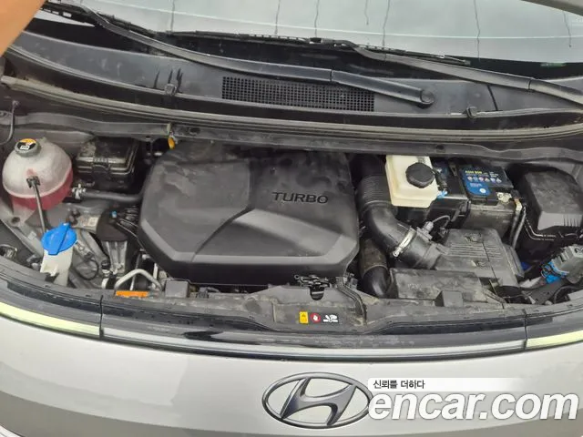 Hyundai Staria 2025 thumb 6