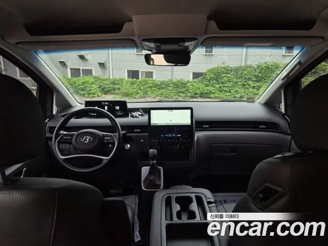 Hyundai Staria 2025 thumb 7