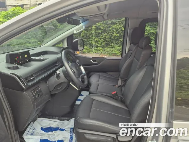 Hyundai Staria 2025 thumb 10