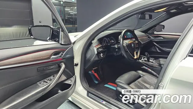 BMW 5 серии 2017 thumb 10