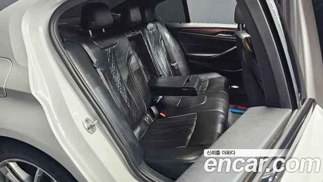 BMW 5 серии 2017 thumb 11