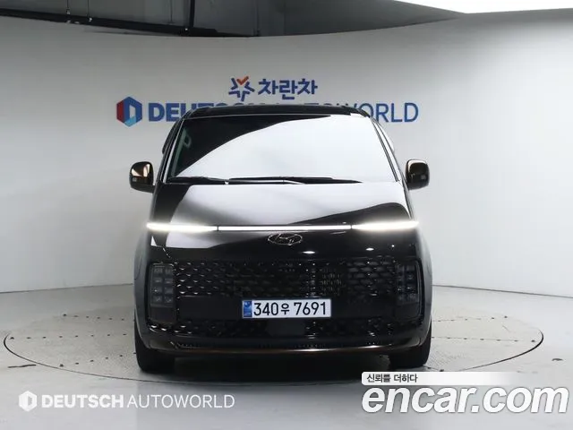 Hyundai Staria 2023 thumb 3