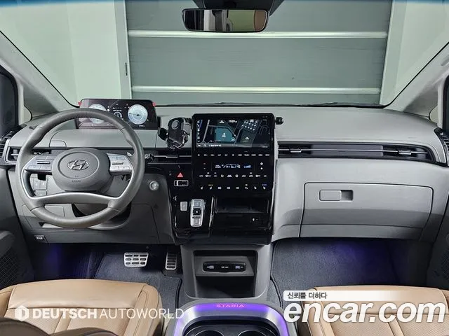 Hyundai Staria 2023 thumb 7
