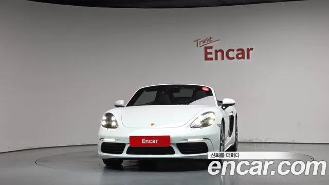 Porsche Cayman 2018 thumb 3