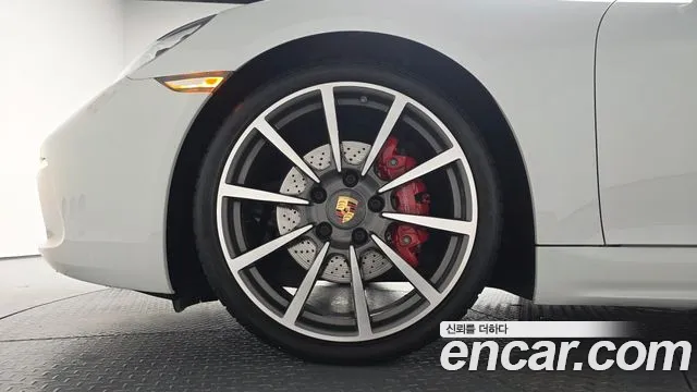 Porsche Cayman 2018 thumb 5