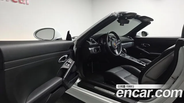 Porsche Cayman 2018 thumb 10