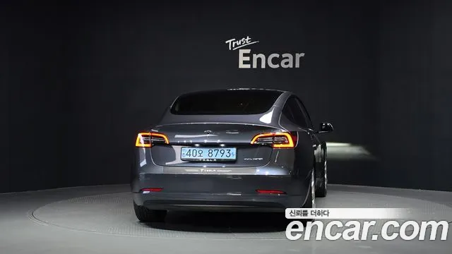 Tesla Model 3 2022 thumb 4