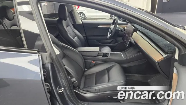 Tesla Model 3 2022 thumb 12