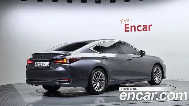 Lexus ES 2019 thumb 2
