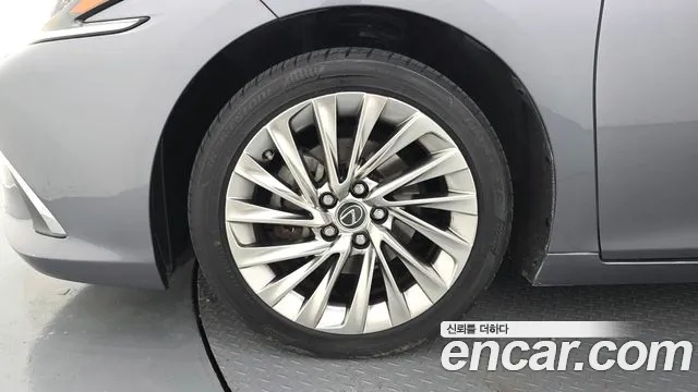 Lexus ES 2019 thumb 5