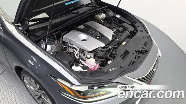 Lexus ES 2019 thumb 6