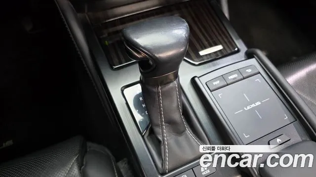 Lexus ES 2019 thumb 9